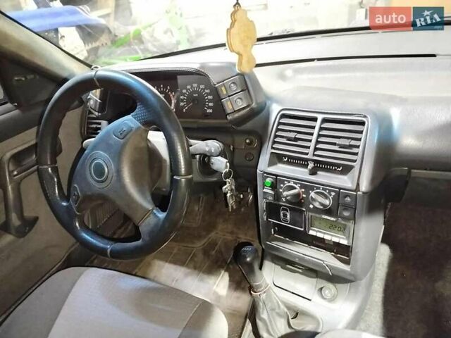 Серый ВАЗ 2110, объемом двигателя 1.6 л и пробегом 295 тыс. км за 1200 $, фото 1 на Automoto.ua