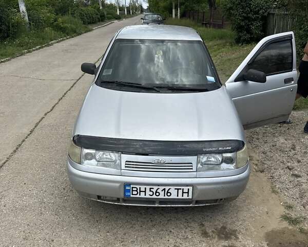 Серый ВАЗ 2110, объемом двигателя 1.6 л и пробегом 320 тыс. км за 2600 $, фото 1 на Automoto.ua