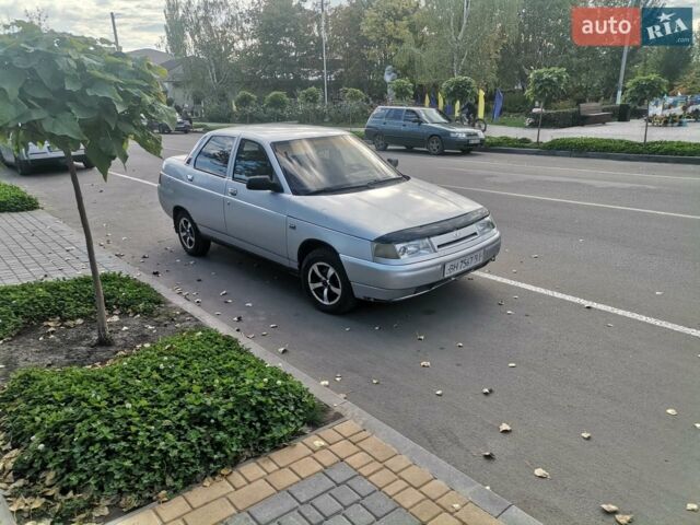 Серый ВАЗ 2110, объемом двигателя 1.6 л и пробегом 250 тыс. км за 2000 $, фото 1 на Automoto.ua