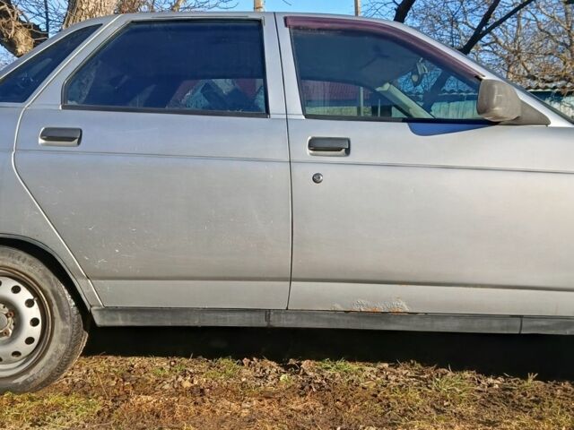 Серый ВАЗ 2110, объемом двигателя 1.6 л и пробегом 230 тыс. км за 3000 $, фото 1 на Automoto.ua