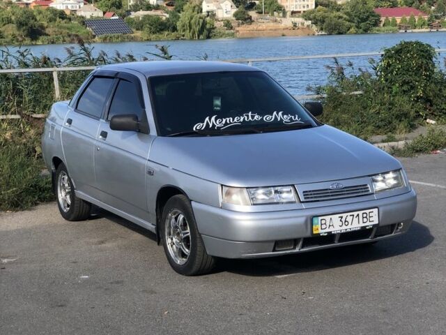 Серый ВАЗ 2110, объемом двигателя 1.6 л и пробегом 200 тыс. км за 2000 $, фото 1 на Automoto.ua