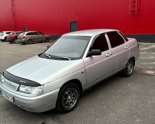 Серый ВАЗ 2110, объемом двигателя 1.6 л и пробегом 177 тыс. км за 2200 $, фото 1 на Automoto.ua