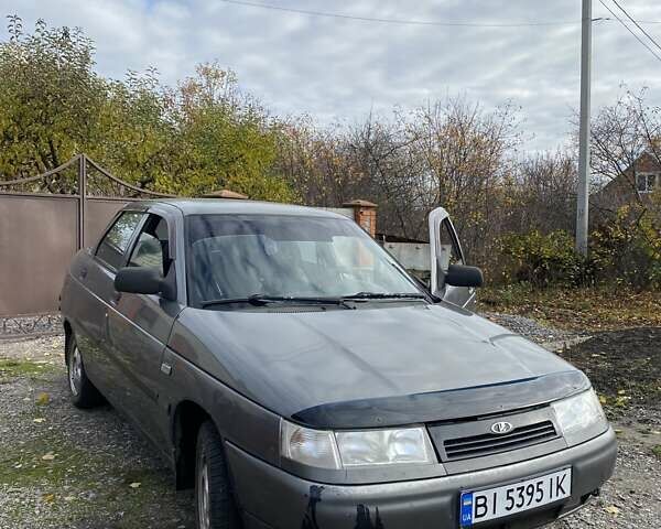 Серый ВАЗ 2110, объемом двигателя 1.6 л и пробегом 200 тыс. км за 2000 $, фото 1 на Automoto.ua