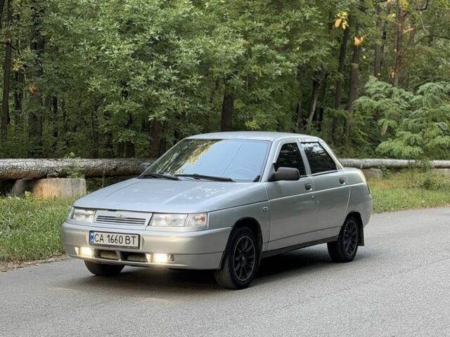 Серый ВАЗ 2110, объемом двигателя 1.6 л и пробегом 165 тыс. км за 1999 $, фото 1 на Automoto.ua