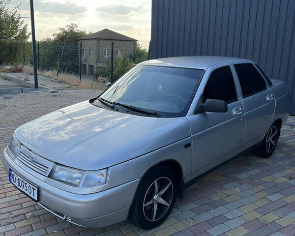 Серый ВАЗ 2110, объемом двигателя 1.6 л и пробегом 271 тыс. км за 2400 $, фото 1 на Automoto.ua