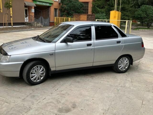 Серый ВАЗ 2110, объемом двигателя 1.6 л и пробегом 144 тыс. км за 3000 $, фото 1 на Automoto.ua