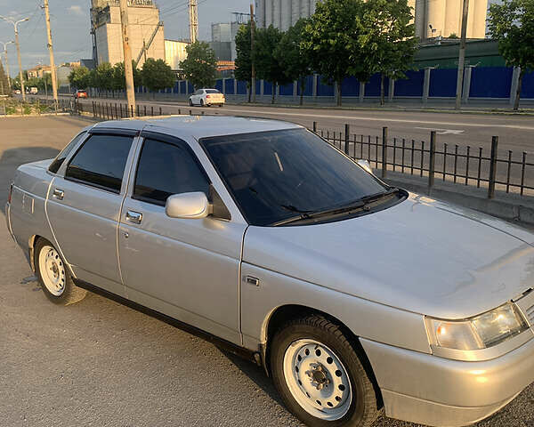 Серый ВАЗ 2110, объемом двигателя 1.6 л и пробегом 205 тыс. км за 2700 $, фото 1 на Automoto.ua