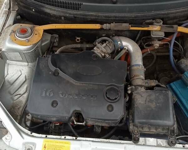 Серый ВАЗ 2110, объемом двигателя 1.6 л и пробегом 183 тыс. км за 1550 $, фото 1 на Automoto.ua