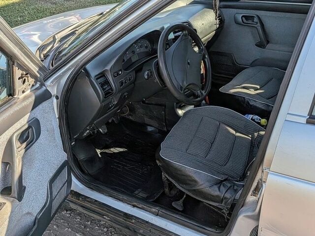 Сірий ВАЗ 2110, об'ємом двигуна 1.6 л та пробігом 365 тис. км за 2000 $, фото 1 на Automoto.ua