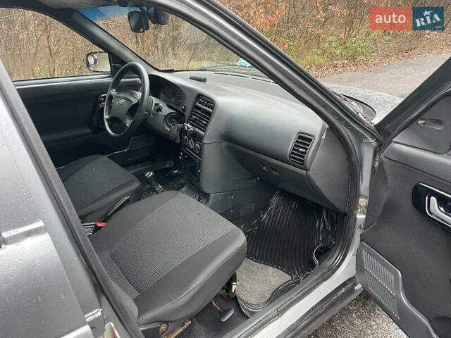 Сірий ВАЗ 2110, об'ємом двигуна 1.6 л та пробігом 175 тис. км за 1750 $, фото 1 на Automoto.ua