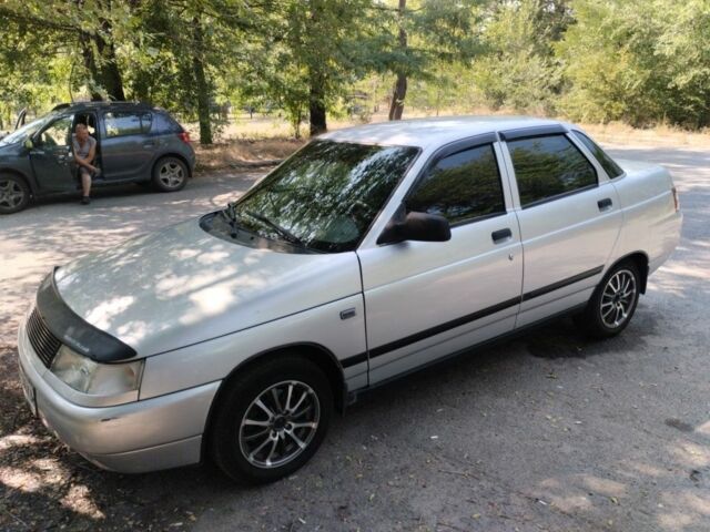 Серый ВАЗ 2110, объемом двигателя 1.6 л и пробегом 188 тыс. км за 2500 $, фото 1 на Automoto.ua