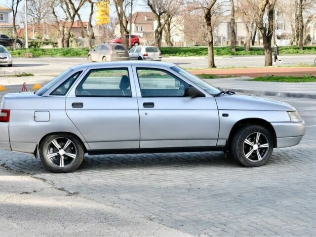 Серый ВАЗ 2110, объемом двигателя 1.6 л и пробегом 120 тыс. км за 3200 $, фото 1 на Automoto.ua