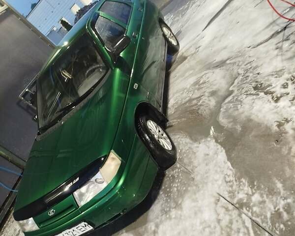 Зеленый ВАЗ 2110, объемом двигателя 1.5 л и пробегом 230 тыс. км за 1000 $, фото 1 на Automoto.ua