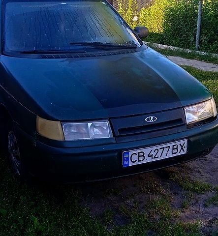Зеленый ВАЗ 2110, объемом двигателя 1.5 л и пробегом 300 тыс. км за 1100 $, фото 1 на Automoto.ua