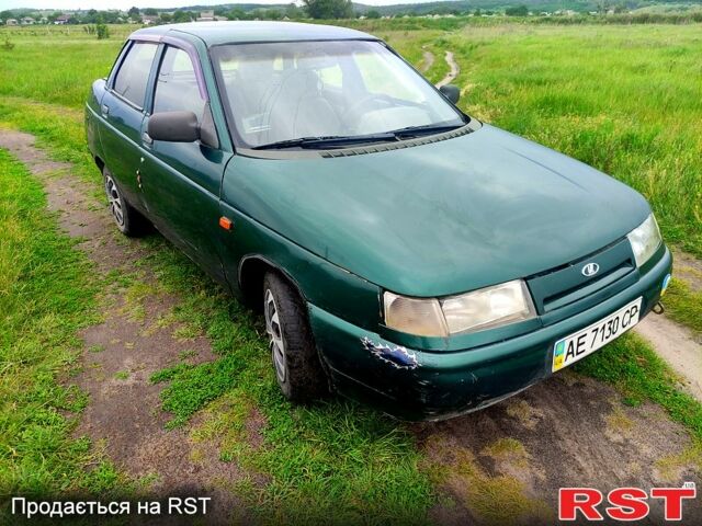 Зеленый ВАЗ 2110, объемом двигателя 1.6 л и пробегом 350 тыс. км за 1000 $, фото 1 на Automoto.ua