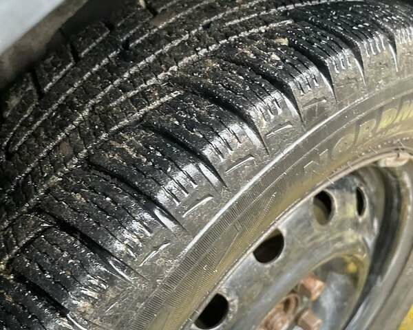 Зеленый ВАЗ 2110, объемом двигателя 1.5 л и пробегом 200 тыс. км за 1100 $, фото 1 на Automoto.ua