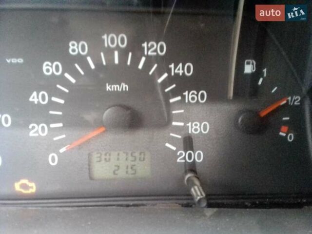 Зеленый ВАЗ 2110, объемом двигателя 1.5 л и пробегом 300 тыс. км за 1250 $, фото 1 на Automoto.ua