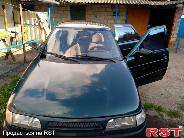 Зеленый ВАЗ 2110, объемом двигателя 1.5 л и пробегом 261 тыс. км за 1500 $, фото 1 на Automoto.ua