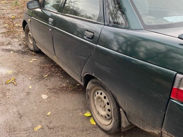 Зеленый ВАЗ 2110, объемом двигателя 1.5 л и пробегом 280 тыс. км за 1300 $, фото 1 на Automoto.ua