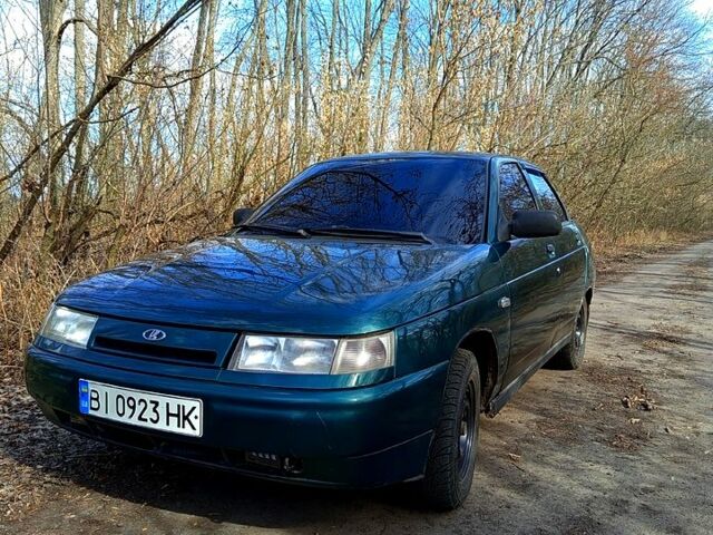 Зеленый ВАЗ 2110, объемом двигателя 1.5 л и пробегом 200 тыс. км за 2000 $, фото 1 на Automoto.ua