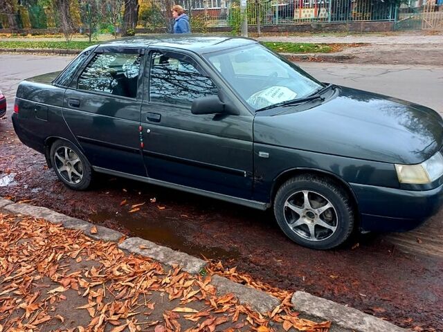 Зеленый ВАЗ 2110, объемом двигателя 1.6 л и пробегом 225 тыс. км за 2250 $, фото 1 на Automoto.ua