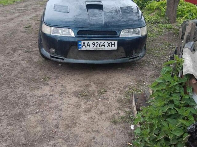 Зеленый ВАЗ 2110, объемом двигателя 1.6 л и пробегом 200 тыс. км за 800 $, фото 1 на Automoto.ua