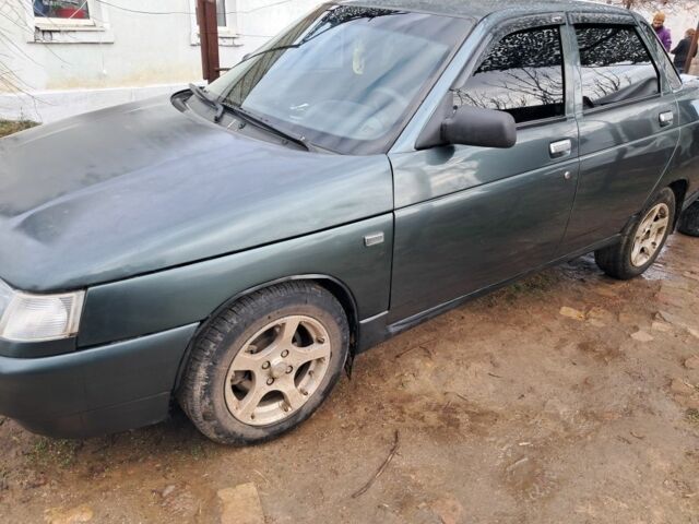 Зеленый ВАЗ 2110, объемом двигателя 1.6 л и пробегом 300 тыс. км за 3200 $, фото 1 на Automoto.ua