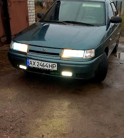 Зеленый ВАЗ 2110, объемом двигателя 1.6 л и пробегом 200 тыс. км за 2200 $, фото 1 на Automoto.ua