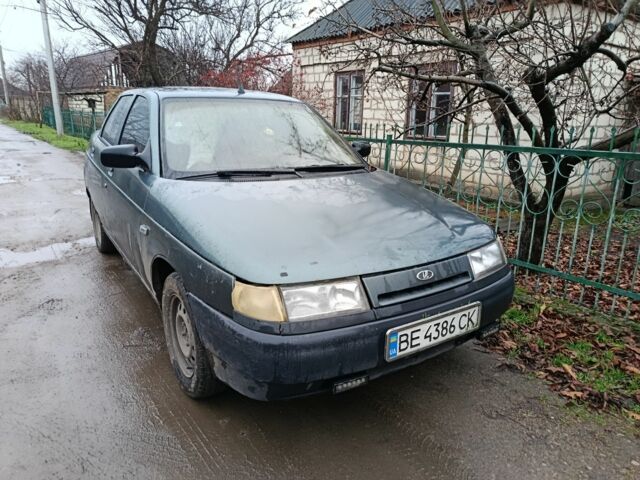 Зеленый ВАЗ 2110, объемом двигателя 1.6 л и пробегом 300 тыс. км за 1350 $, фото 1 на Automoto.ua