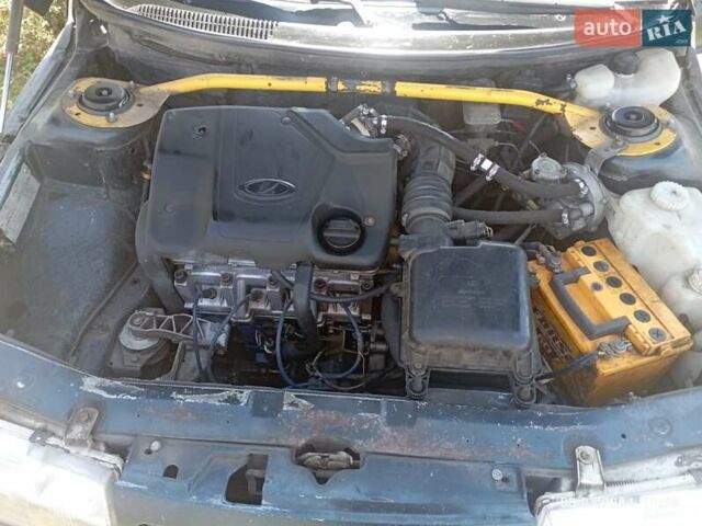 Зеленый ВАЗ 2110, объемом двигателя 1.6 л и пробегом 300 тыс. км за 1700 $, фото 1 на Automoto.ua