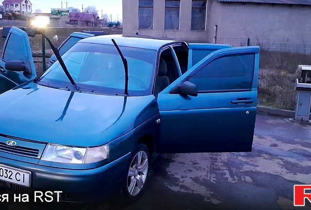 Зеленый ВАЗ 2110, объемом двигателя 1.6 л и пробегом 230 тыс. км за 2400 $, фото 1 на Automoto.ua