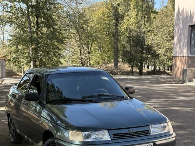 Зелений ВАЗ 2110, об'ємом двигуна 1.6 л та пробігом 240 тис. км за 3100 $, фото 1 на Automoto.ua