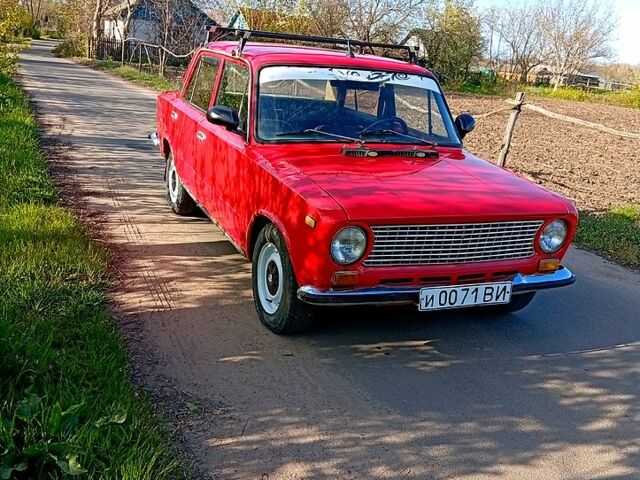 Красный ВАЗ 2111, объемом двигателя 1.3 л и пробегом 111 тыс. км за 300 $, фото 1 на Automoto.ua