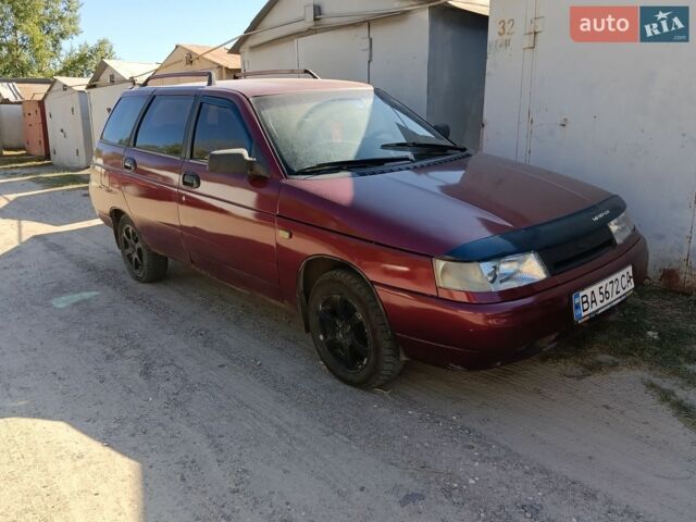 Красный ВАЗ 2111, объемом двигателя 1.5 л и пробегом 300 тыс. км за 1200 $, фото 1 на Automoto.ua