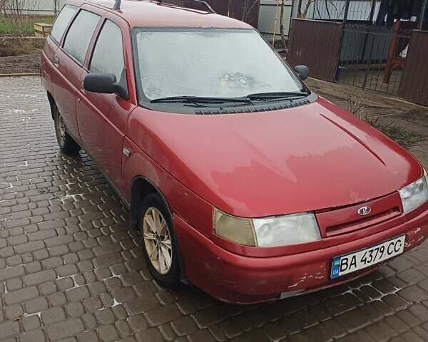 Красный ВАЗ 2111, объемом двигателя 1.5 л и пробегом 300 тыс. км за 1100 $, фото 1 на Automoto.ua