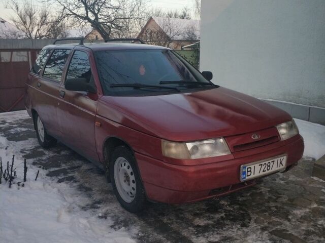 Красный ВАЗ 2111, объемом двигателя 1.6 л и пробегом 288 тыс. км за 1300 $, фото 1 на Automoto.ua