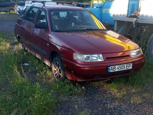 Красный ВАЗ 2111, объемом двигателя 1.5 л и пробегом 150 тыс. км за 1000 $, фото 1 на Automoto.ua
