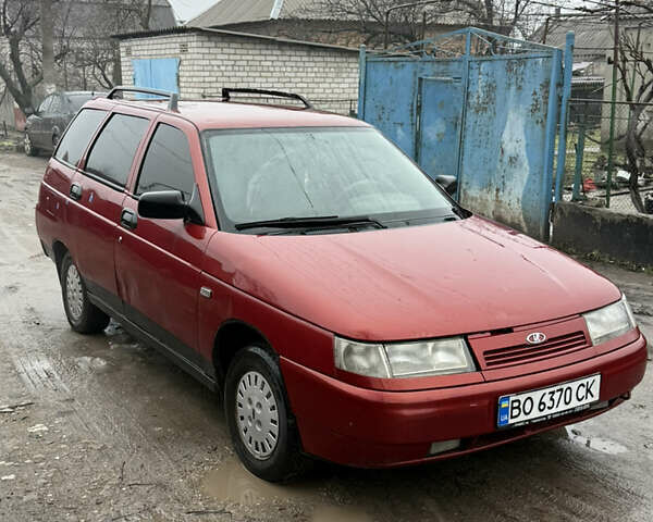 Красный ВАЗ 2111, объемом двигателя 1.6 л и пробегом 180 тыс. км за 1200 $, фото 1 на Automoto.ua