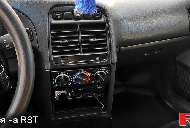 ВАЗ 2111, объемом двигателя 16 л и пробегом 150 тыс. км за 2800 $, фото 1 на Automoto.ua