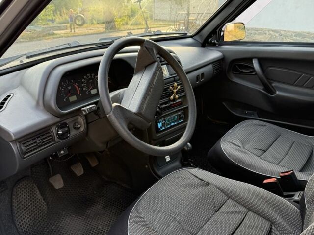 Серый ВАЗ 2111, объемом двигателя 1.6 л и пробегом 180 тыс. км за 2294 $, фото 1 на Automoto.ua