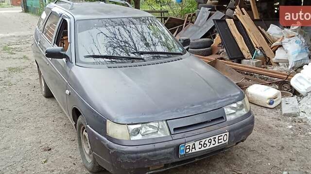 Серый ВАЗ 2111, объемом двигателя 1.5 л и пробегом 400 тыс. км за 1100 $, фото 1 на Automoto.ua