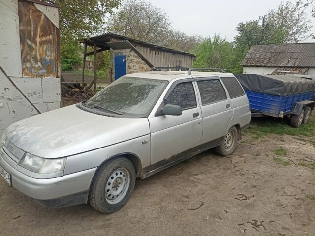 Серый ВАЗ 2111, объемом двигателя 1.5 л и пробегом 280 тыс. км за 1300 $, фото 1 на Automoto.ua