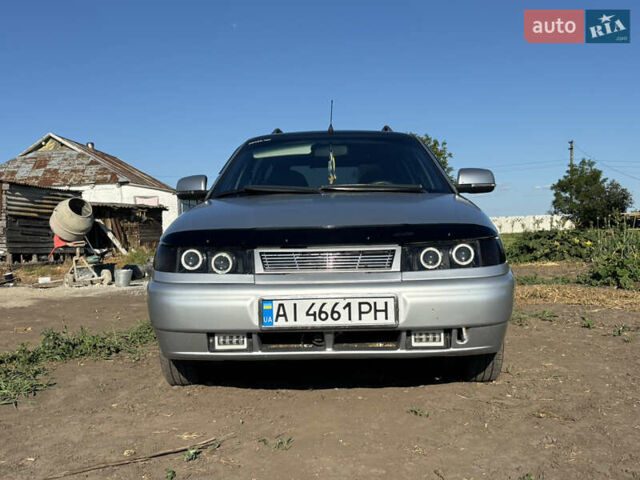 Серый ВАЗ 2111, объемом двигателя 1.5 л и пробегом 198 тыс. км за 2200 $, фото 1 на Automoto.ua