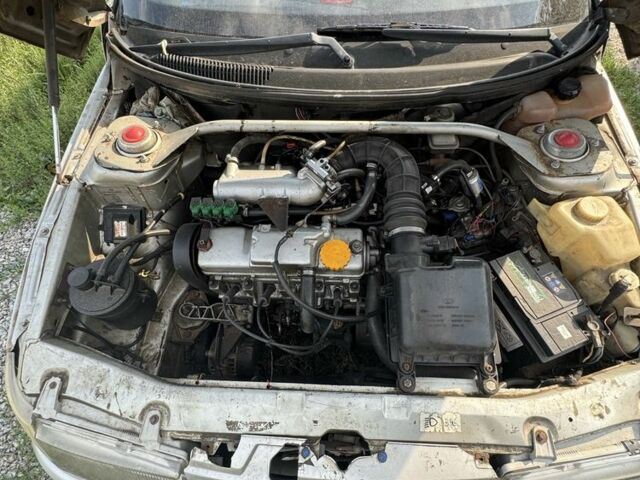 Серый ВАЗ 2111, объемом двигателя 1.5 л и пробегом 30 тыс. км за 477 $, фото 1 на Automoto.ua