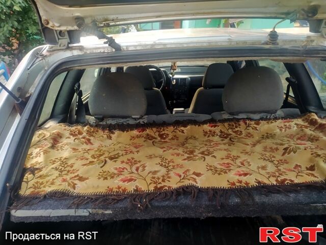 Серый ВАЗ 2111, объемом двигателя 1.6 л и пробегом 231 тыс. км за 1222 $, фото 1 на Automoto.ua