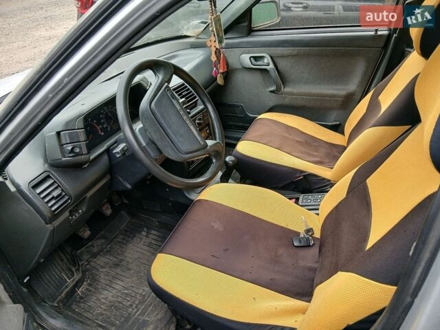Серый ВАЗ 2111, объемом двигателя 1.6 л и пробегом 190 тыс. км за 1100 $, фото 1 на Automoto.ua