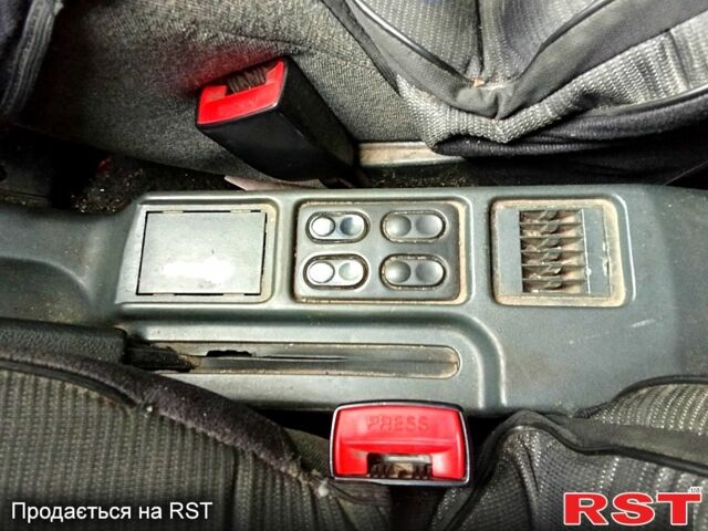 Серый ВАЗ 2111, объемом двигателя 1.6 л и пробегом 277 тыс. км за 1300 $, фото 1 на Automoto.ua