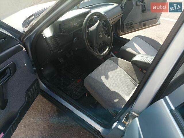 Сірий ВАЗ 2111, об'ємом двигуна 1.6 л та пробігом 160 тис. км за 2800 $, фото 1 на Automoto.ua