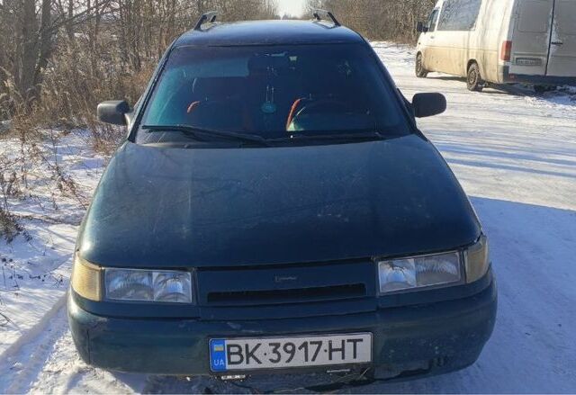 Зеленый ВАЗ 2111, объемом двигателя 1.6 л и пробегом 300 тыс. км за 800 $, фото 1 на Automoto.ua