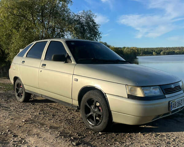 Бежевий ВАЗ 2112, об'ємом двигуна 1.6 л та пробігом 202 тис. км за 2000 $, фото 1 на Automoto.ua